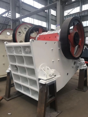 Symons Cone Jaw Crusher เครื่องยุโรปประเภท Rock Hammer Crusher C125