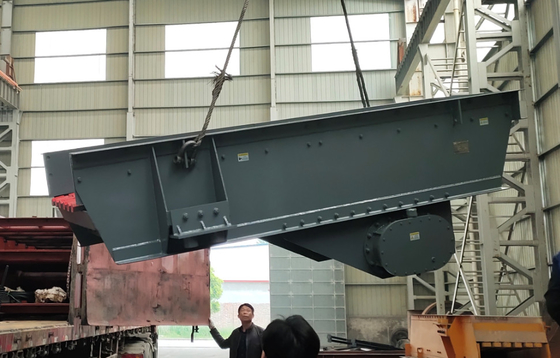 800 TPH Jaw Crusher Grizzly Feeder ZSW6000X1300 เครื่องป้อนหน้าจอ Grizzly แบบสั่น