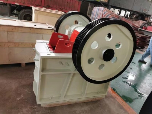 15Kw Jaw Crusher Machine 5-20 TPH Mining เครื่องบดหินขนาดเล็ก PE250 * 400