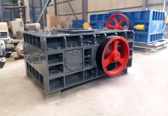 Ore Two Double Roller Crusher 70 T / H 600mm Toller width สำหรับการทำทราย