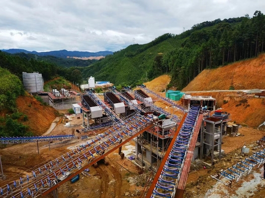 Yk Series หน้าจอสั่นแบบวงกลม 45Kw ในเหมืองหินสีเทา