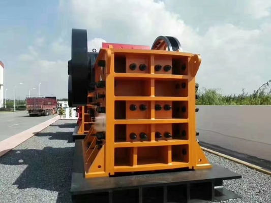 การขุดหินแกรนิต Jaw Crusher Machine PE900 * 1200 100 TPH Stone Crusher Plant