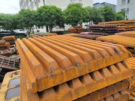 CJ412 Machine Stone Crusher อะไหล่ PE750 * 1060 Fixed Movable
