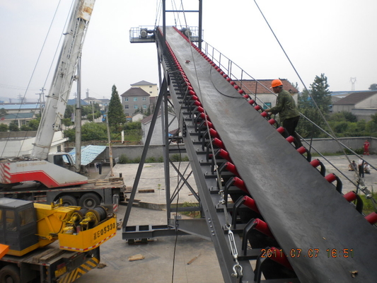 Fixed Continental Conveyor Belt ผ้าฝ้ายโพลีเอสเตอร์ผ้าใบ Telescopic Truck Loading Conveyor