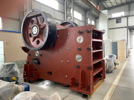 Riverstone Basalt Jaw Crusher 250Kw อุปกรณ์บดหินปูน