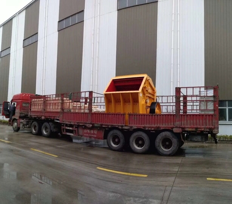 30-50 TPH Ore Impact Crusher Machine ในโรงงานปูนซีเมนต์ PF1007 2400 × 2250 × 2620mm