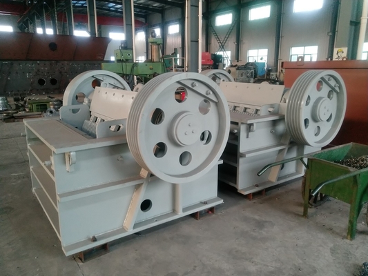 เครื่องบดกราม 37Kw PE400 * 600 เครื่องบดหินขนาดใหญ่