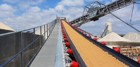 รถบรรทุกขนย้ายสายพานลำเลียง 3000 TPH เหมืองคอนเทนเนอร์เอียง