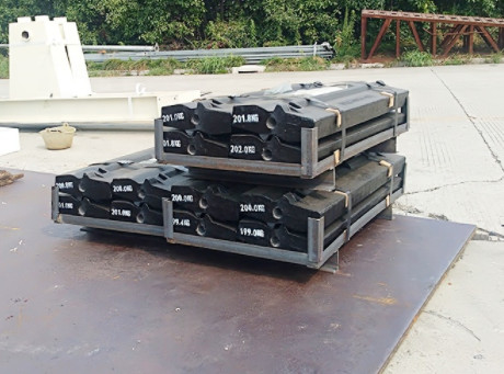 Impact Stone Crusher อะไหล่ Liner Plate Martensitic Ceramics Insert
