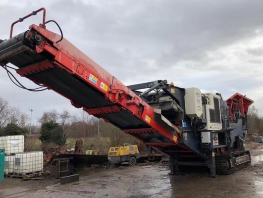 QJ341 เครื่องบดมือถือมือสองแบบพกพา Track Jaw Crusher ผลิตในปี 2015